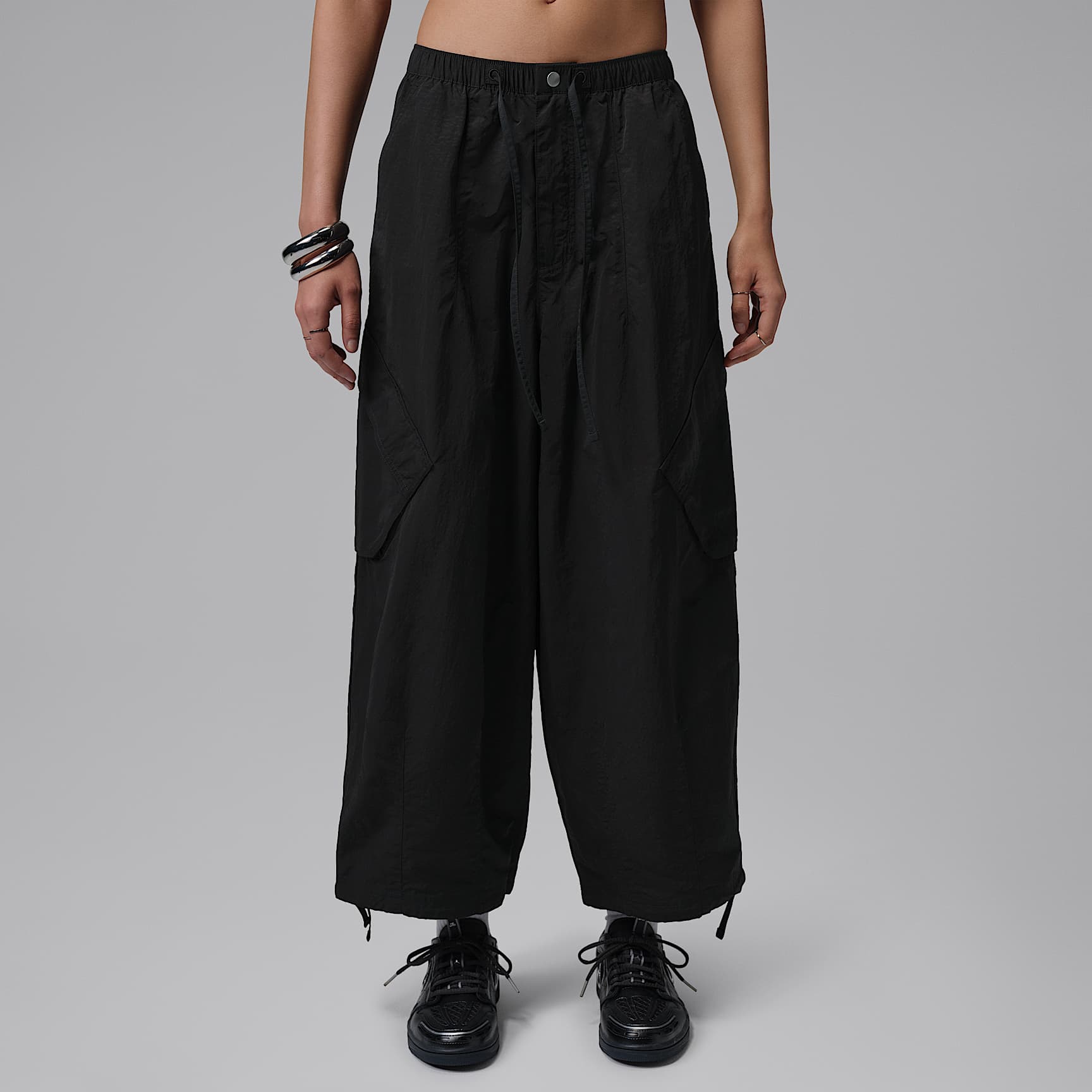 Jordan Flight Chicago Women's Parachute Trousers. Nike IL